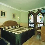 Ruedas Hotel *