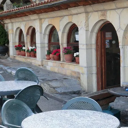 Ruedas Hotel