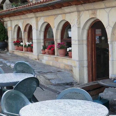Ruedas Hotel