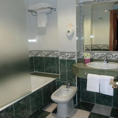 Ruedas Hotel *