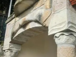 卢艾达斯酒店 *