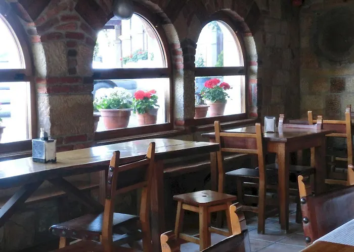 卢艾达斯酒店 *