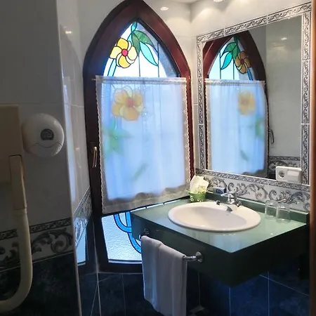 Hotel Ruedas Laredo