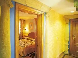 Ruedas Hotel *