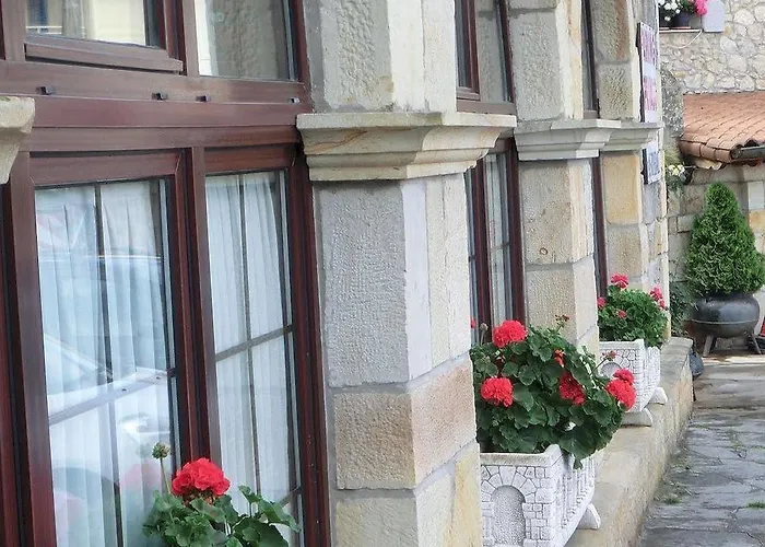 Ruedas ホテル ラレード